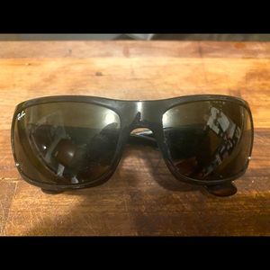 AMAZING- AUTHENTIC  Ray-Ban Classic Black Aviators